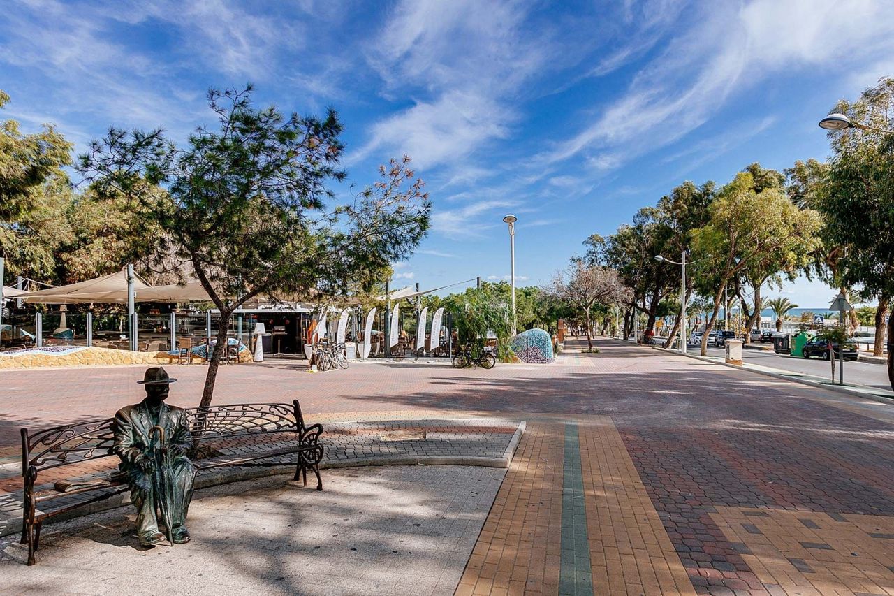 Apartamento en Guardamar del Segura, España, 56 m² - imagen 17