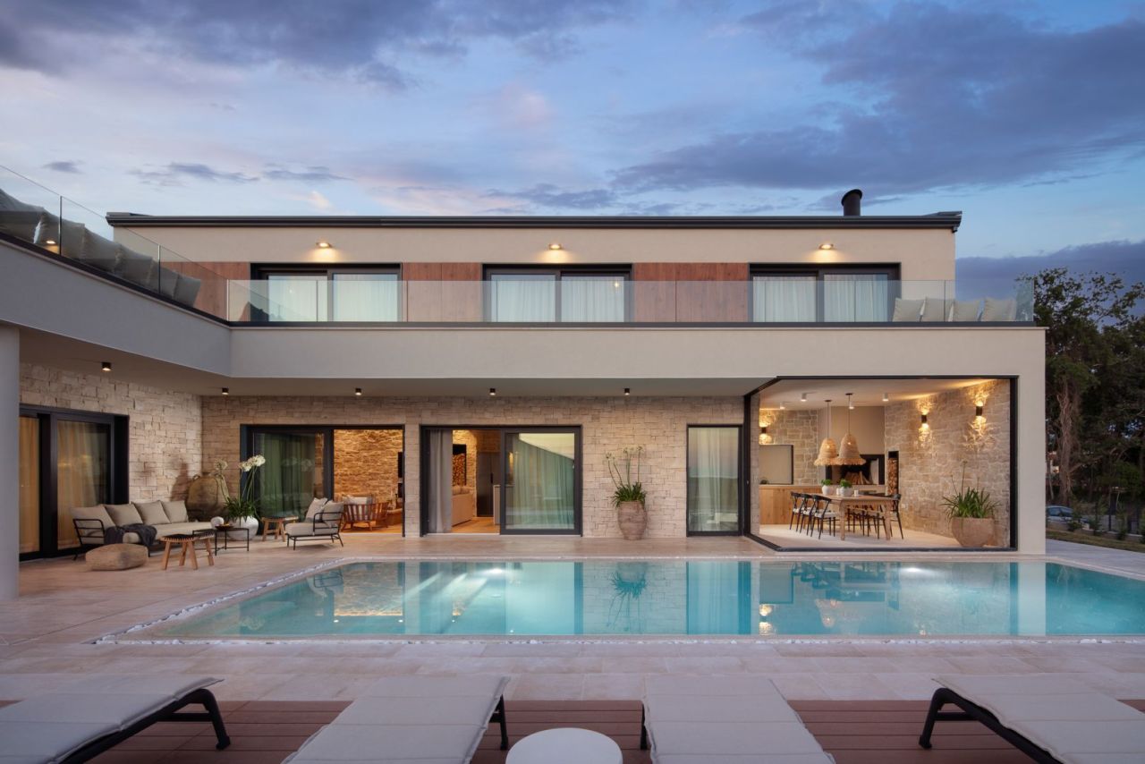 Villa in Tinjan, Croatia, 220 m² - picture 1