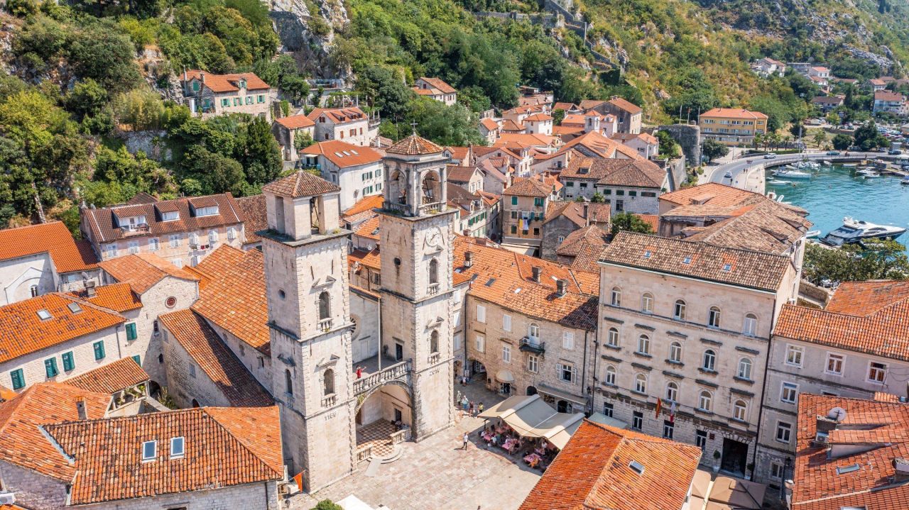 Maison à Kotor, Monténégro, 175 m² - image 1