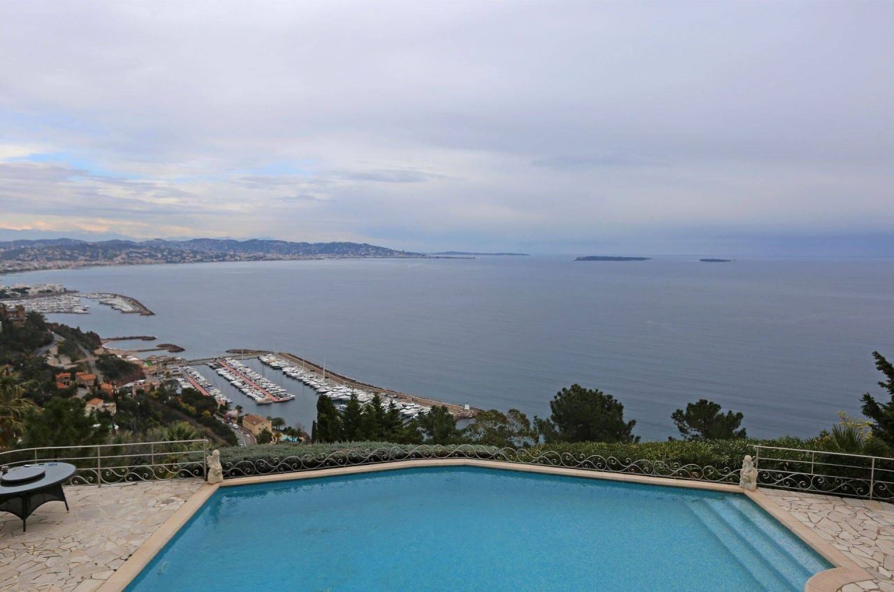 Villa in Theoule-sur-Mer, Frankreich, 380 m² - Foto 1
