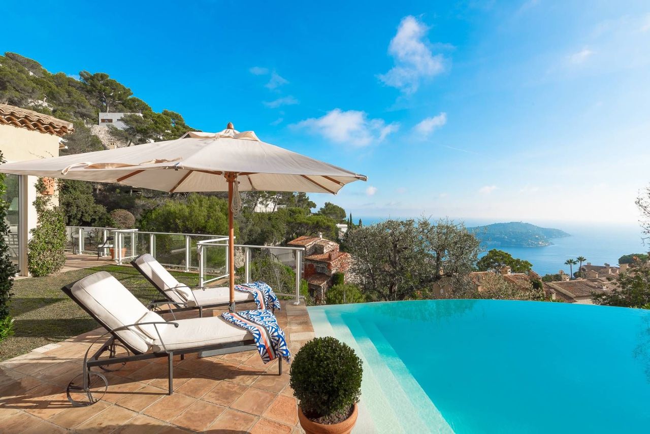 Villa à Villefranche-sur-Mer, France, 250 m² - image 1