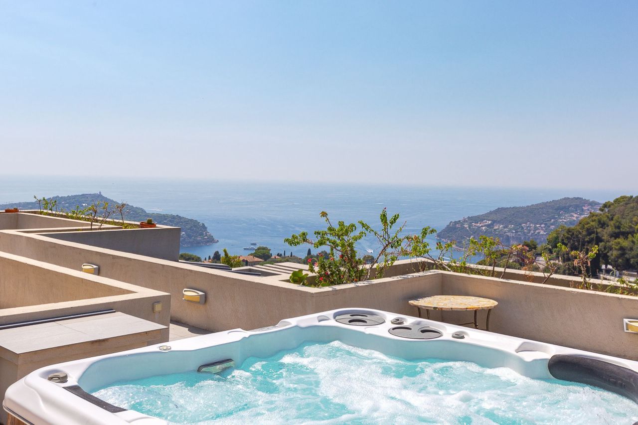 Villa en Villefranche-sur-Mer, Francia, 216 m² - imagen 1