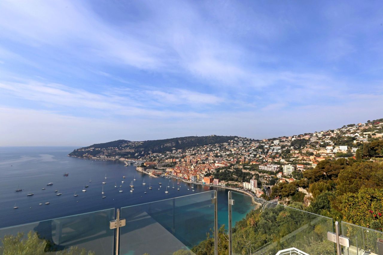 Villa in Villefranche-sur-Mer, Frankreich, 230 m² - Foto 1