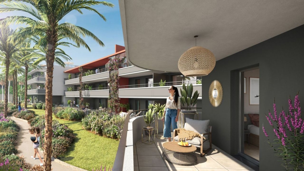 Apartment in Villeneuve-Loubet, France, 195 m² - picture 1