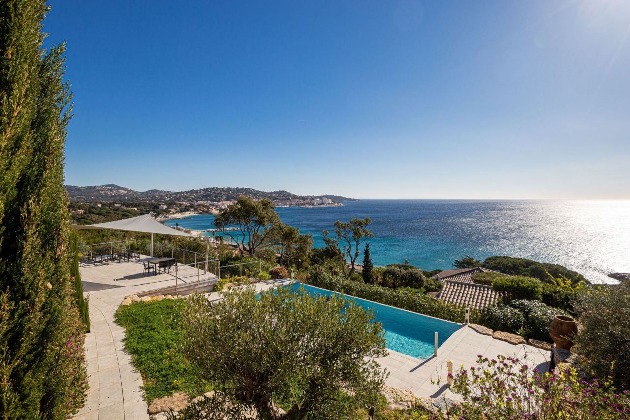 Villa in Saint-Maxime, France, 275 m² - picture 1