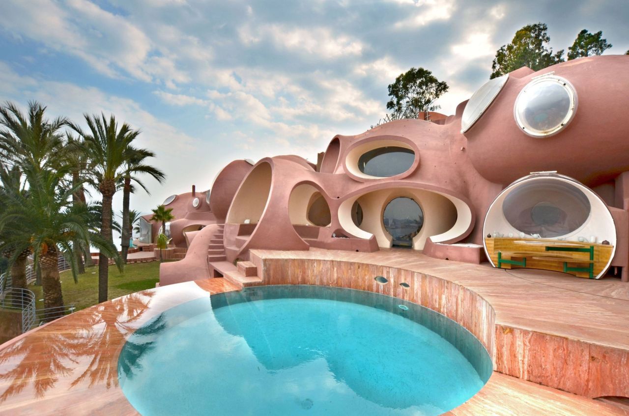 Villa à Théoule-sur-Mer, France, 1 200 m² - image 1