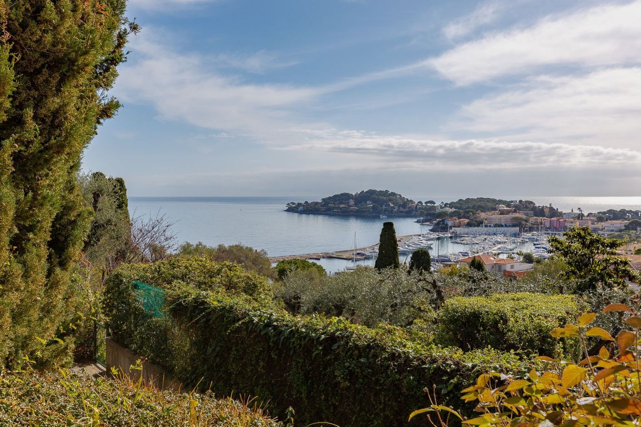 Villa à Saint-Jean-Cap-Ferrat, France, 250 m² - image 1