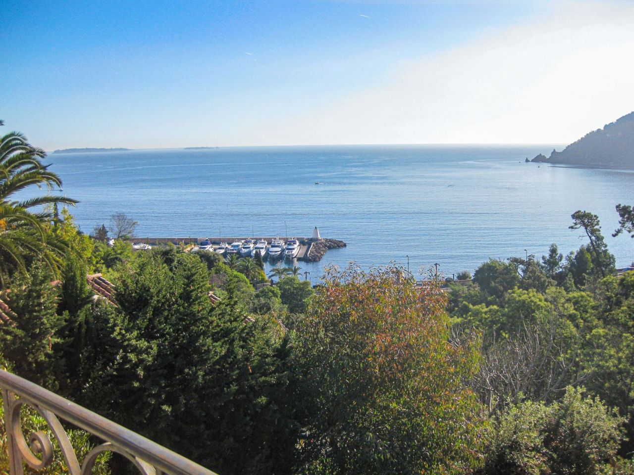 Villa à Théoule-sur-Mer, France, 280 m² - image 1