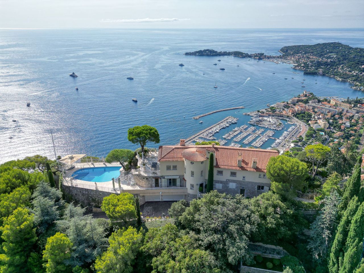 Villa à Villefranche-sur-Mer, France, 300 m² - image 1