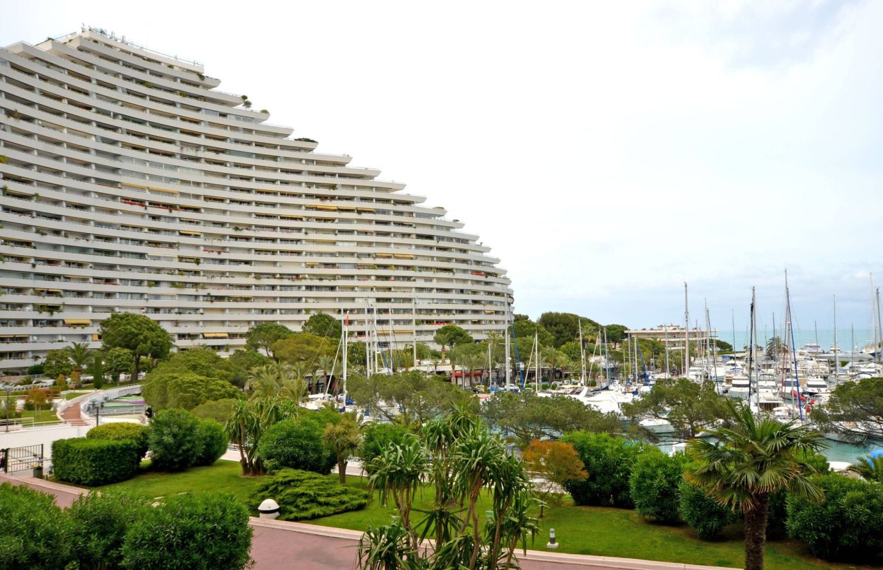 Appartement à Villeneuve-Loubet, France, 54 m² - image 1