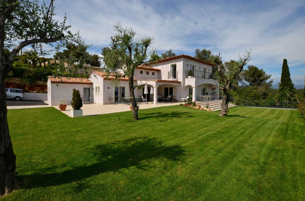 Villa in Saint-Paul-de-Vence, Frankreich, 280 m² - Foto 1