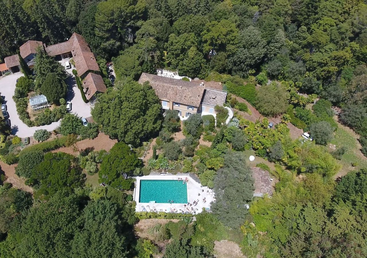 Villa en Villeneuve-Loubet, Francia - imagen 1