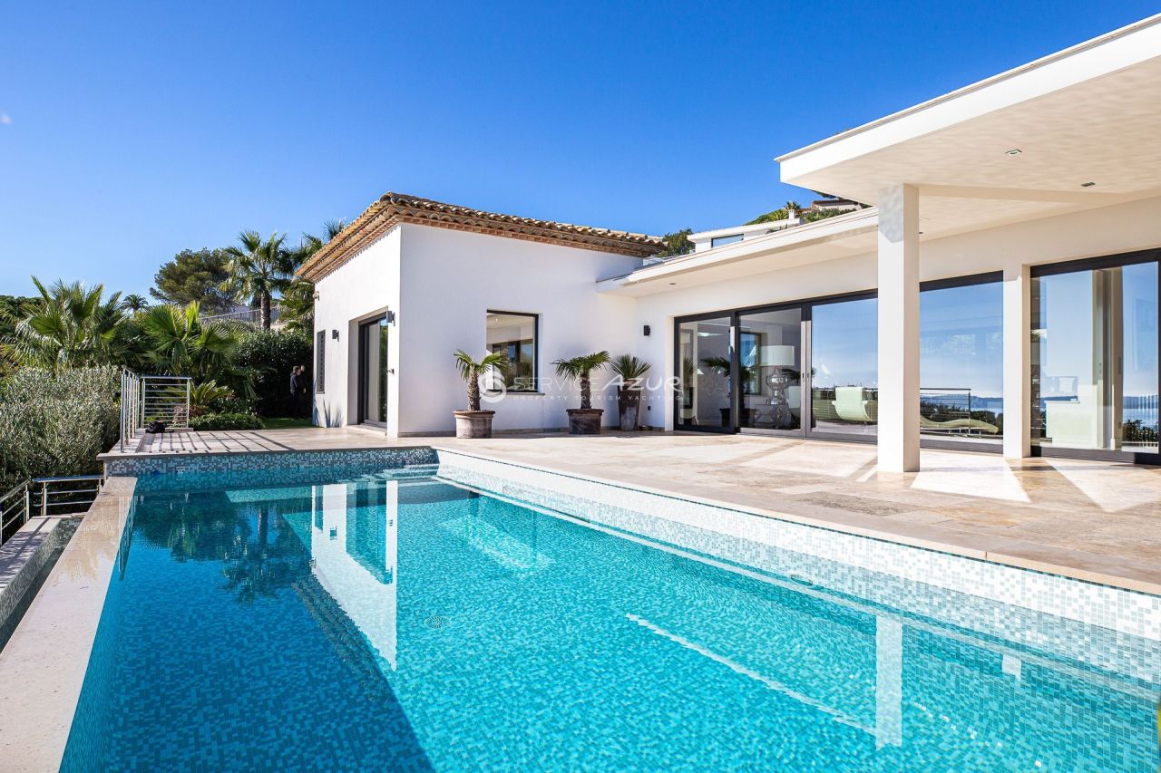 Villa in Saint-Maxime, France, 325 m² - picture 2