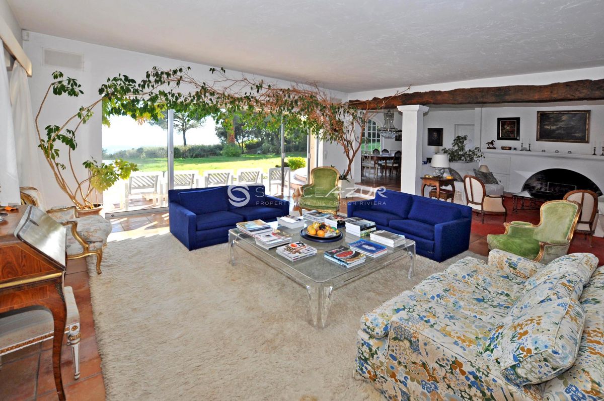 Villa à Saint-Paul-de-Vence, France, 350 m² - image 2