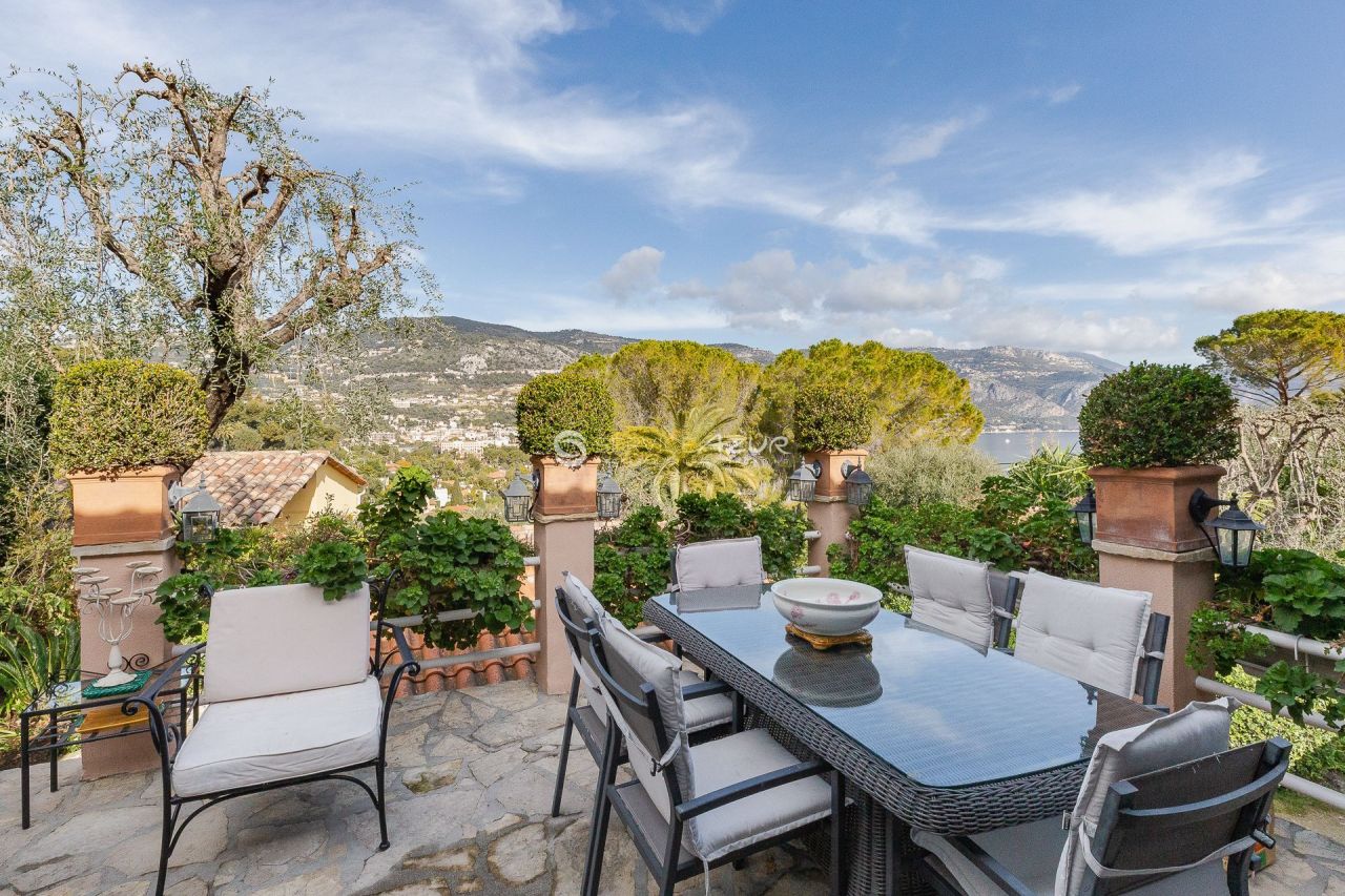 Villa in Saint-Jean-Cap-Ferrat, France, 250 m² - picture 2