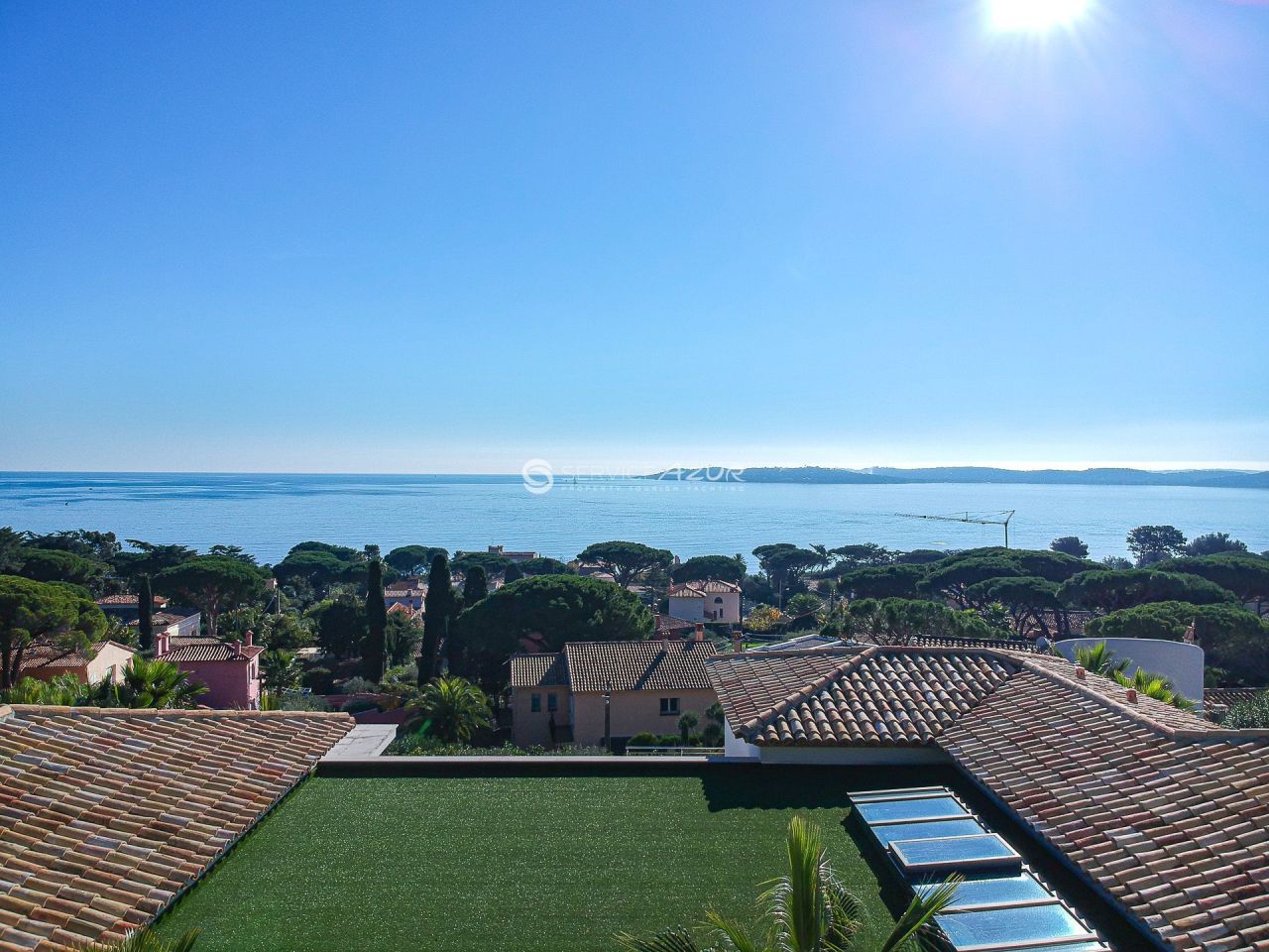 Villa in Saint-Maxime, France, 325 m² - picture 3