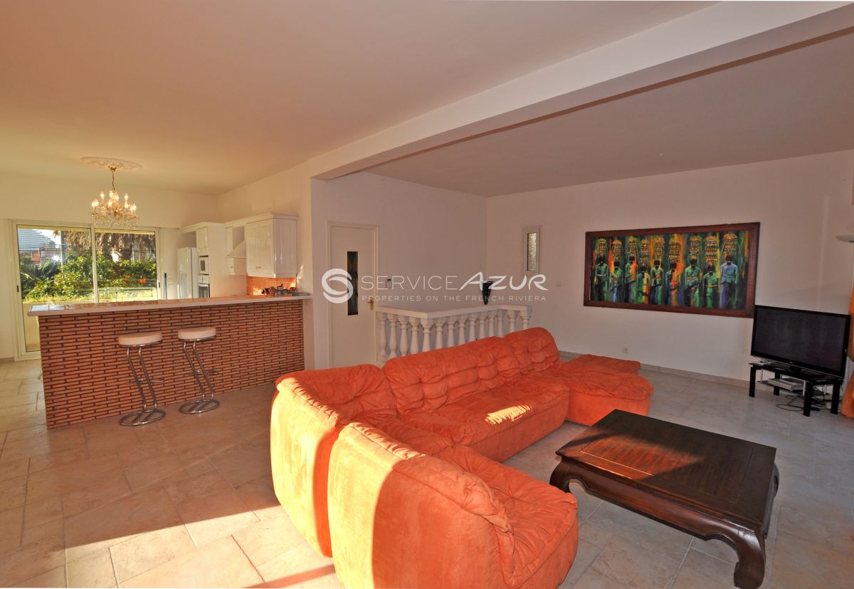 Villa à Villeneuve-Loubet, France, 150 m² - image 3