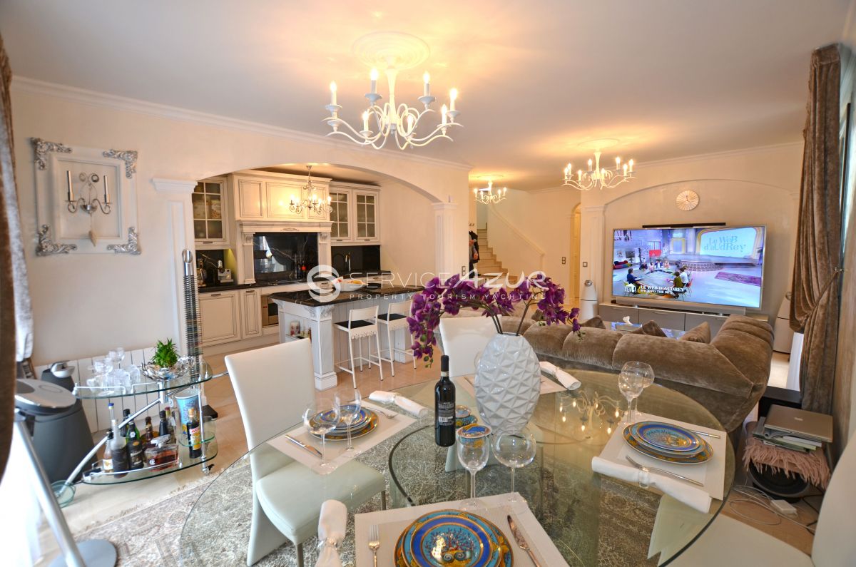 Villa à Villeneuve-Loubet, France, 170 m² - image 3