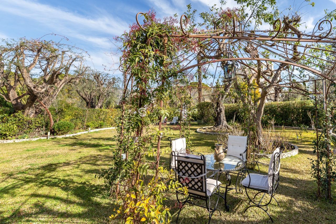 Villa in Saint-Jean-Cap-Ferrat, France, 250 m² - picture 4