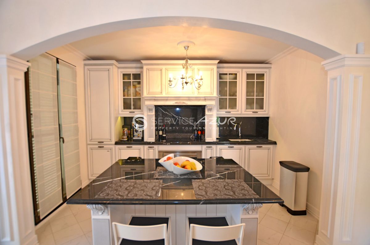 Villa à Villeneuve-Loubet, France, 170 m² - image 5