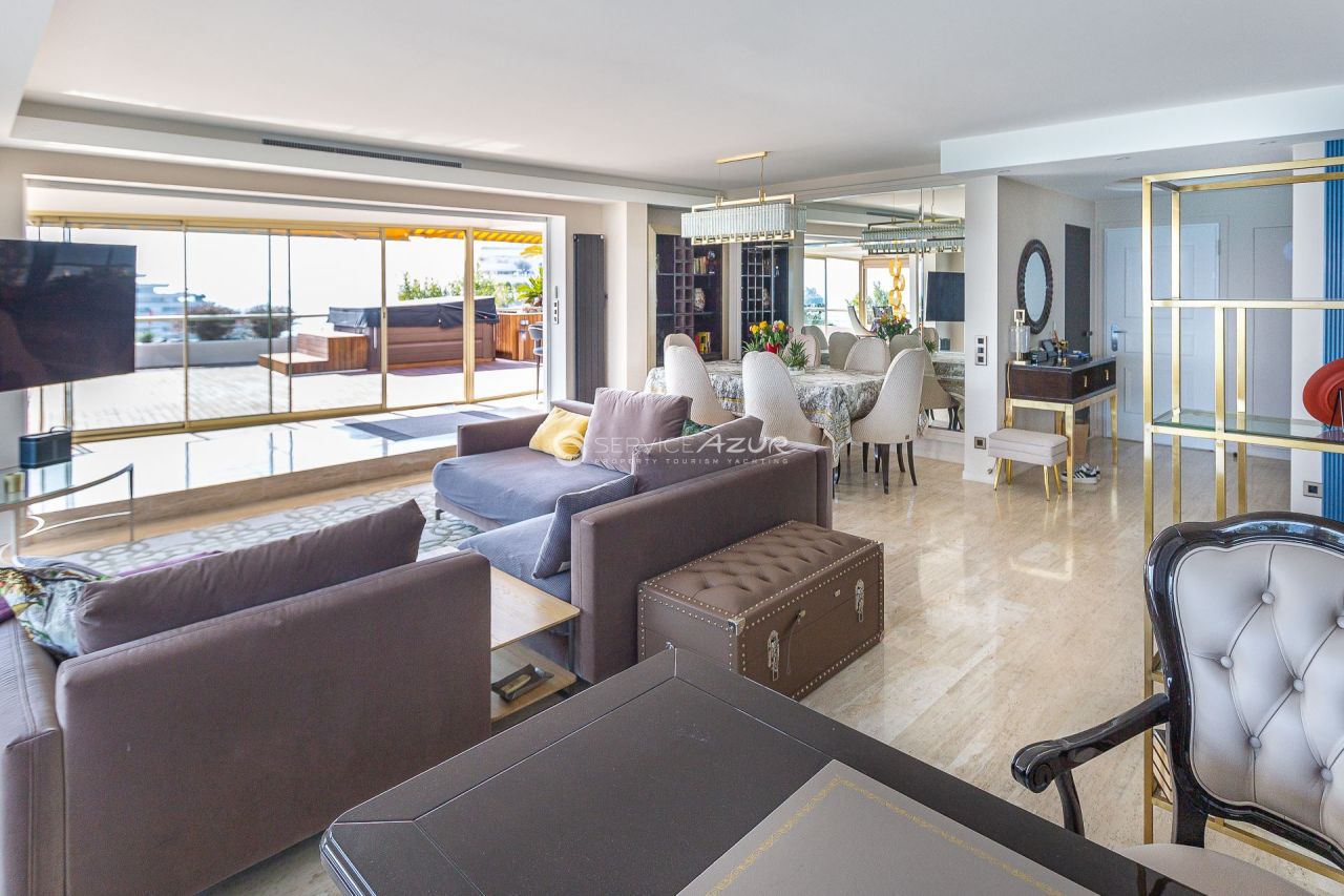 Apartment in Villeneuve-Loubet, France, 120 m² - picture 8