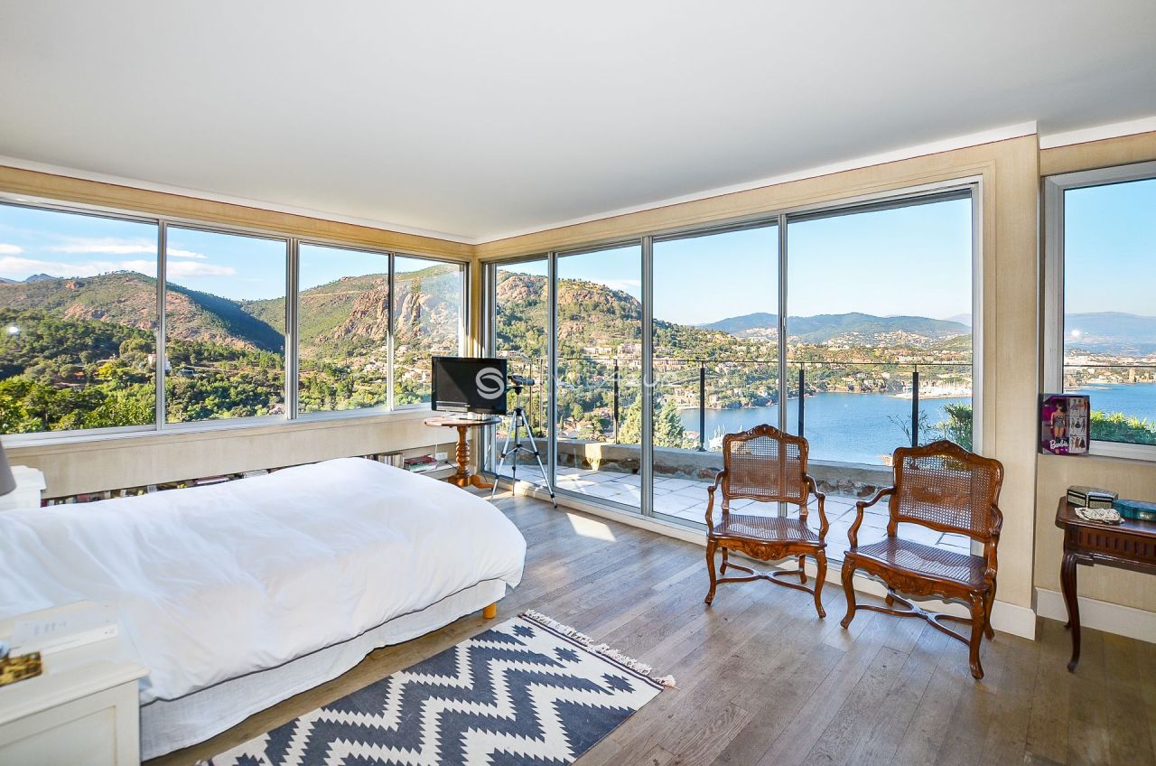 Villa à Théoule-sur-Mer, France, 200 m² - image 9