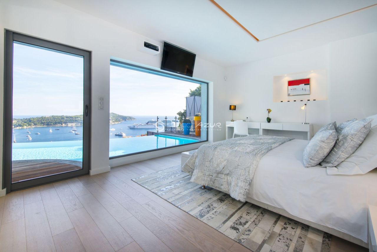 Villa in Villefranche-sur-Mer, France, 200 m² - picture 9