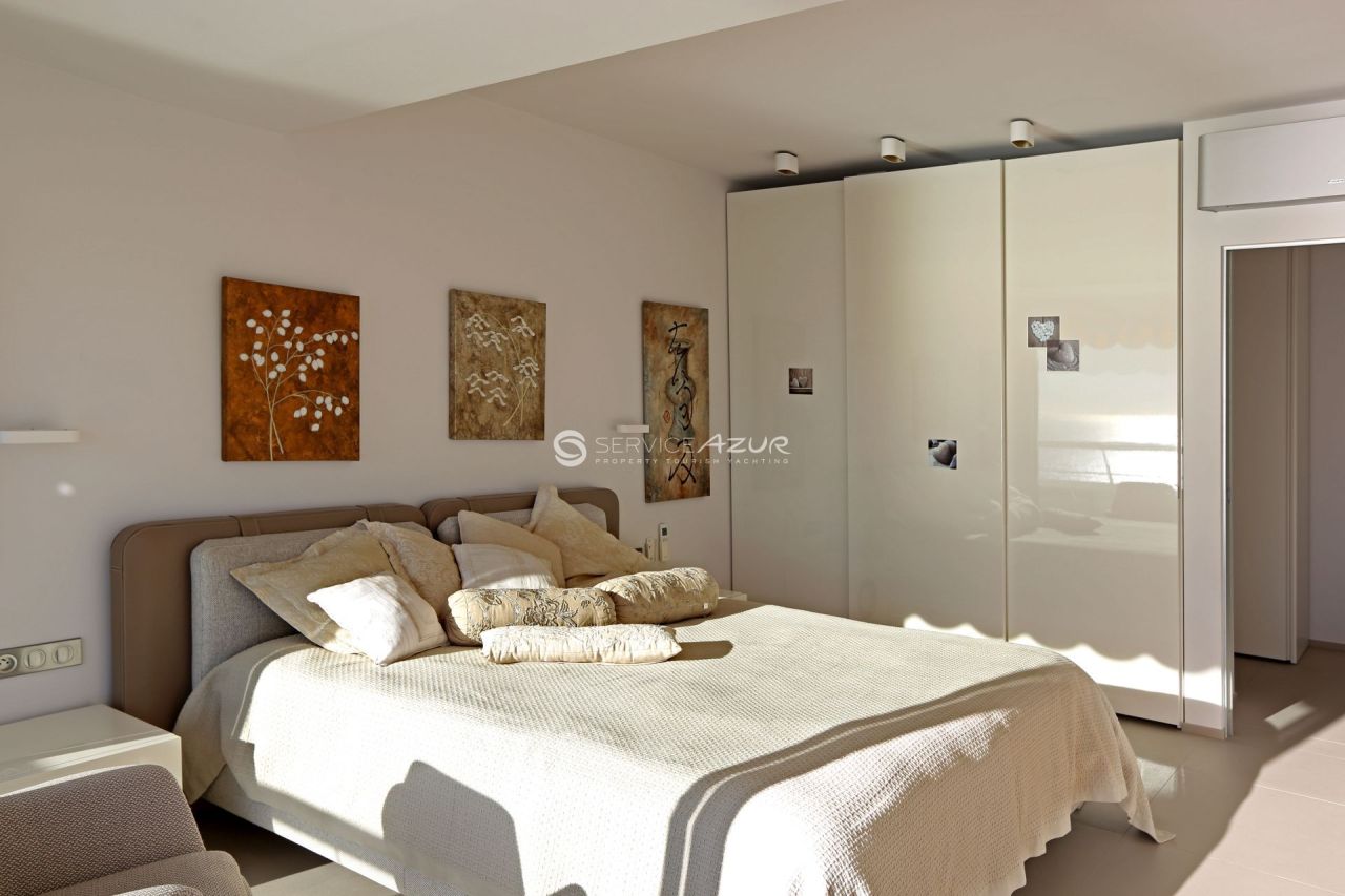 Apartment in Villeneuve-Loubet, France, 130 m² - picture 9