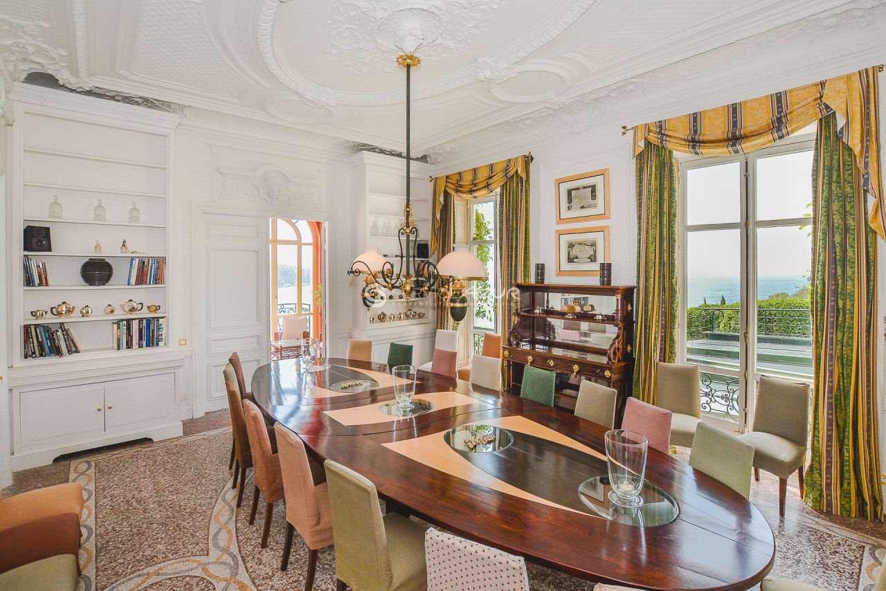 Villa in Villefranche-sur-Mer, France, 1 000 m² - picture 9