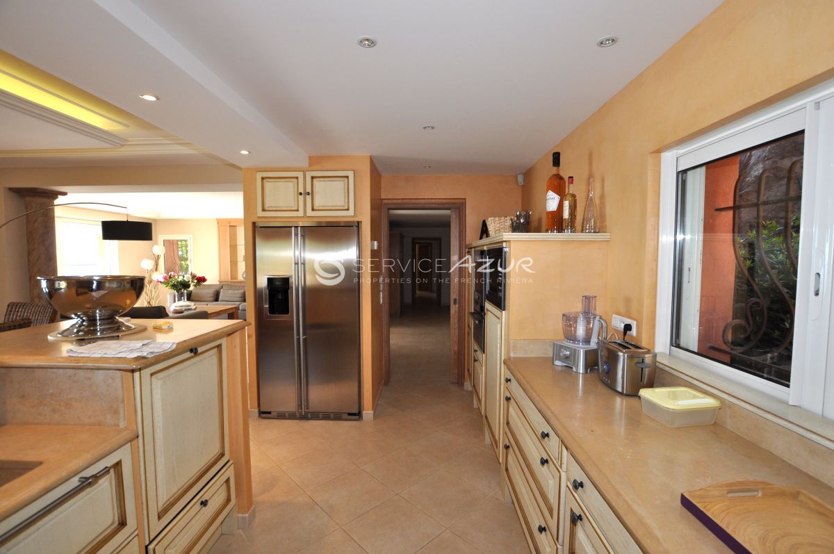 Villa à Théoule-sur-Mer, France, 300 m² - image 11