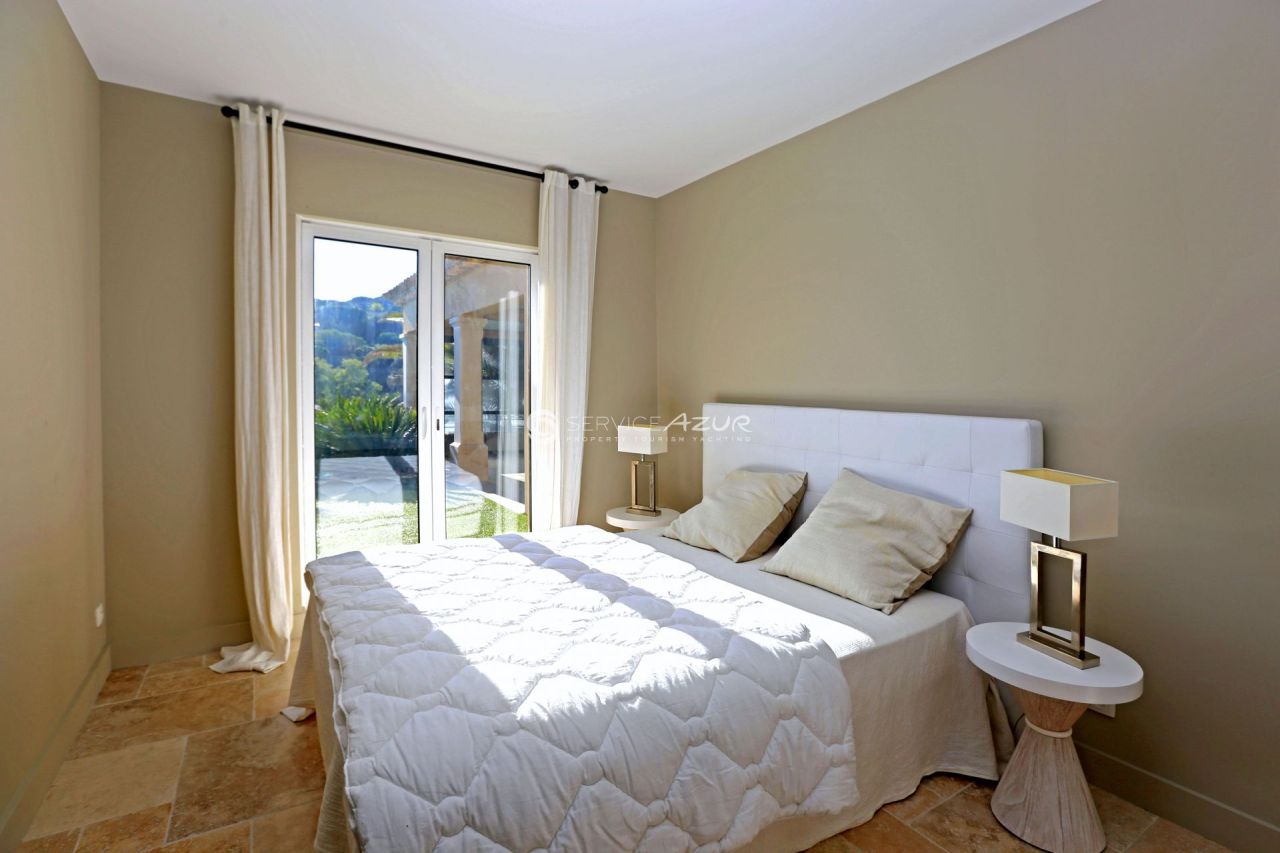 Villa in Saint-Maxime, France, 205 m² - picture 13