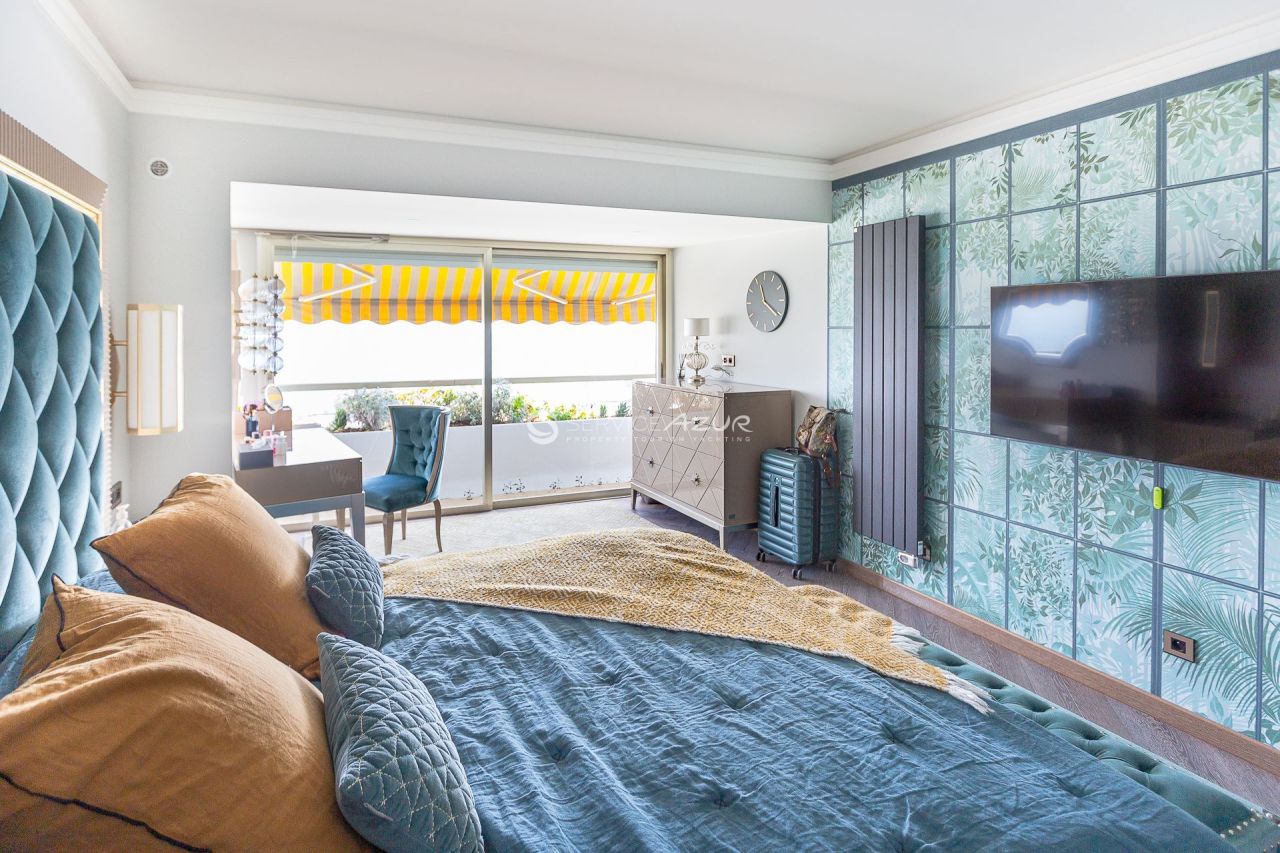 Apartment in Villeneuve-Loubet, France, 120 m² - picture 14