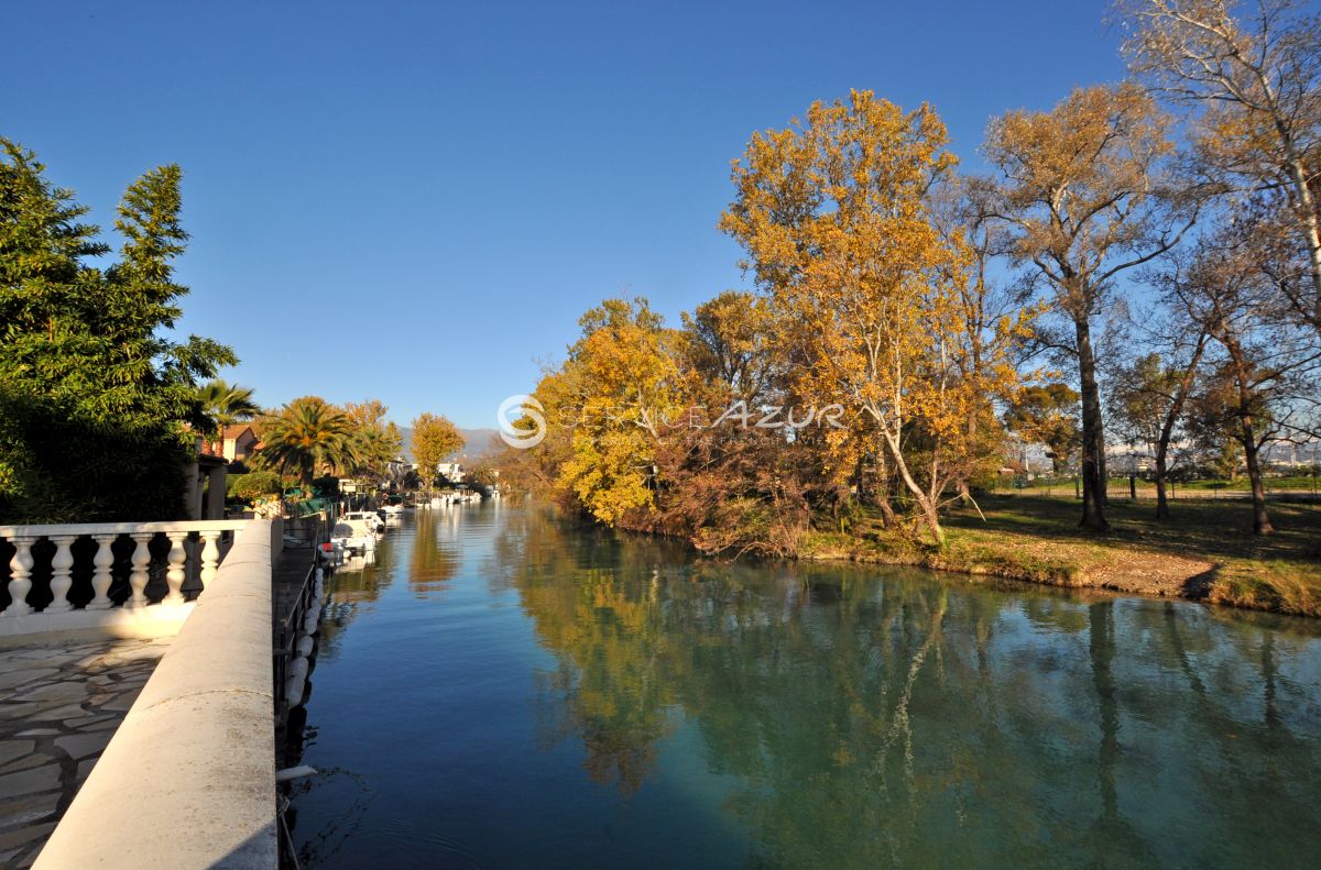 Villa à Villeneuve-Loubet, France, 150 m² - image 14