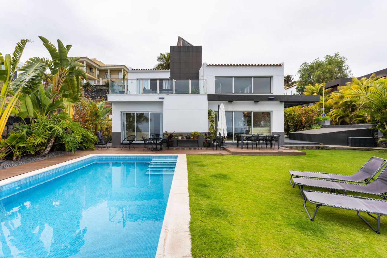 Villa en Santa Úrsula, España, 614 m² - imagen 1