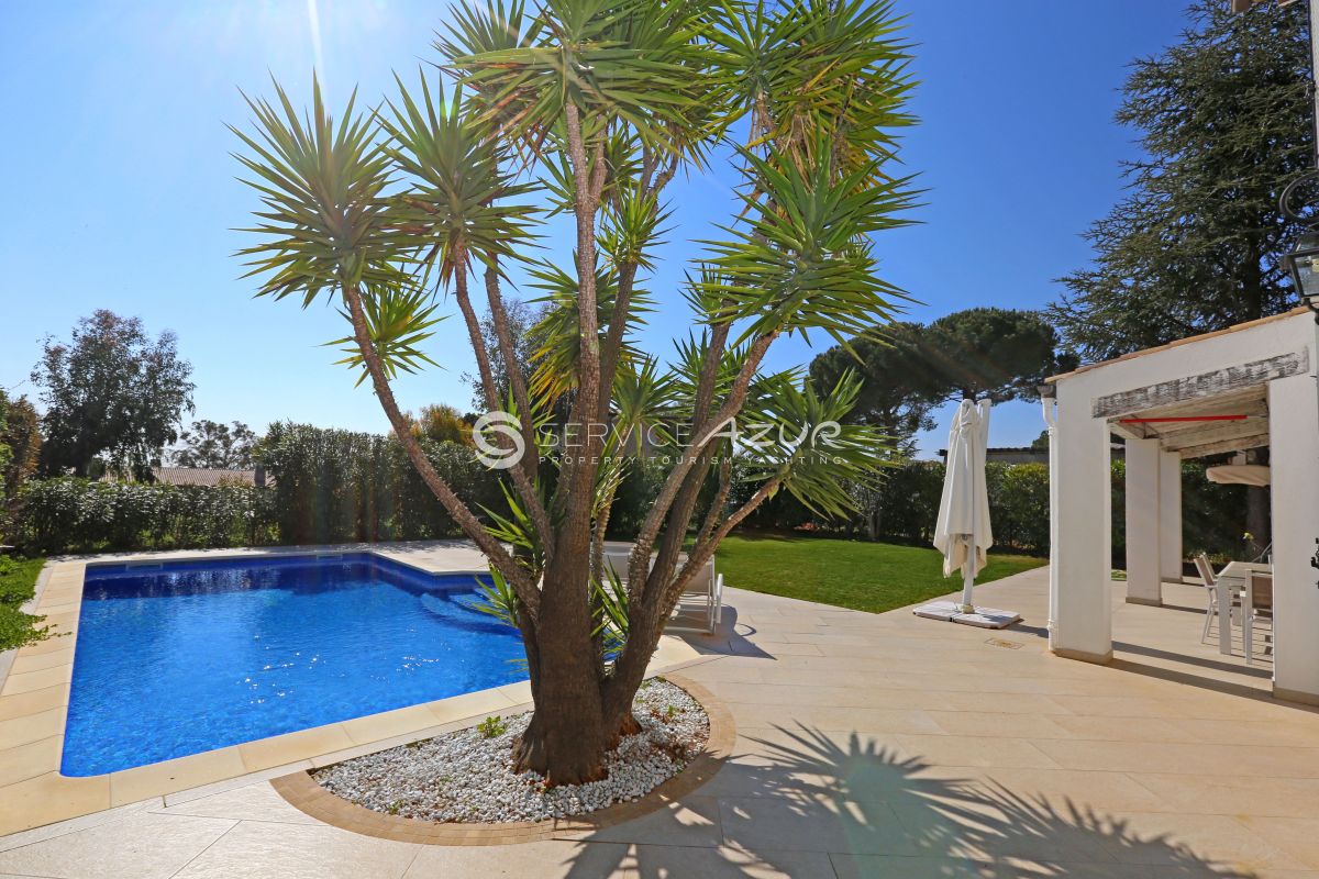 Villa à Villeneuve-Loubet, France, 170 m² - image 14