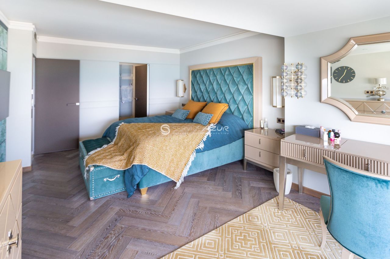 Apartment in Villeneuve-Loubet, France, 120 m² - picture 16