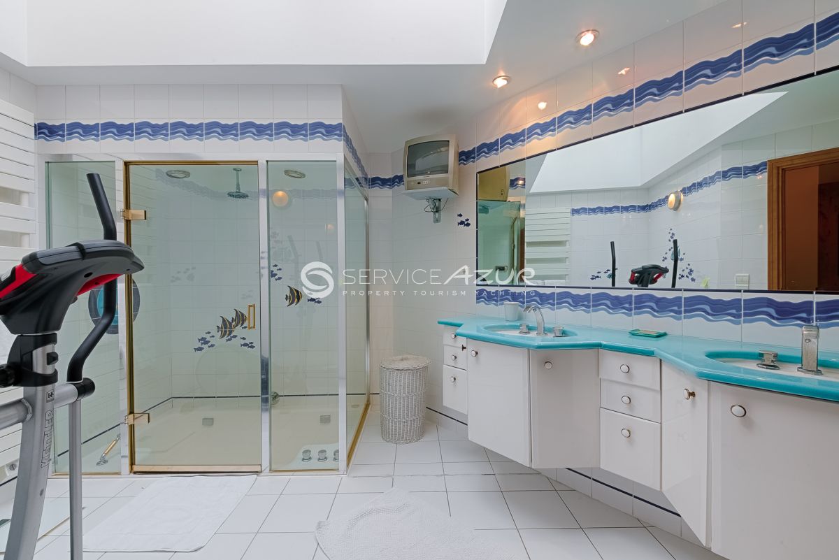 Villa à Villefranche-sur-Mer, France, 250 m² - image 18