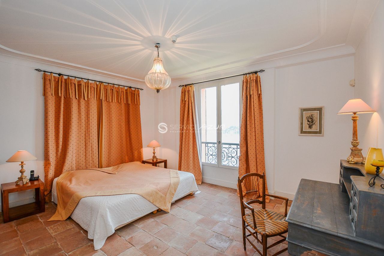 Villa in Villefranche-sur-Mer, France, 1 000 m² - picture 18