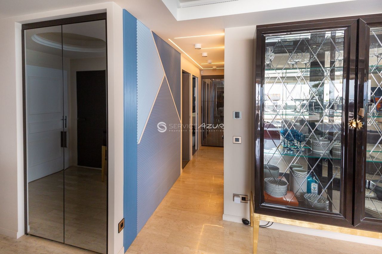 Apartment in Villeneuve-Loubet, France, 120 m² - picture 18