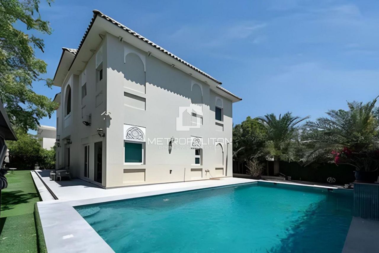 Villa in Dubai, UAE, 600 m² - picture 1