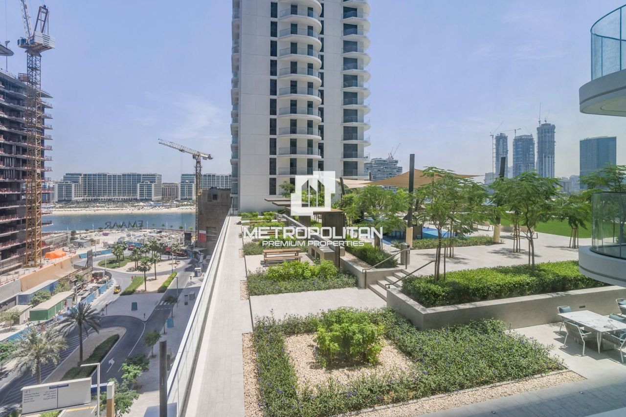 Apartment in Dubai, UAE, 67 m² - picture 1