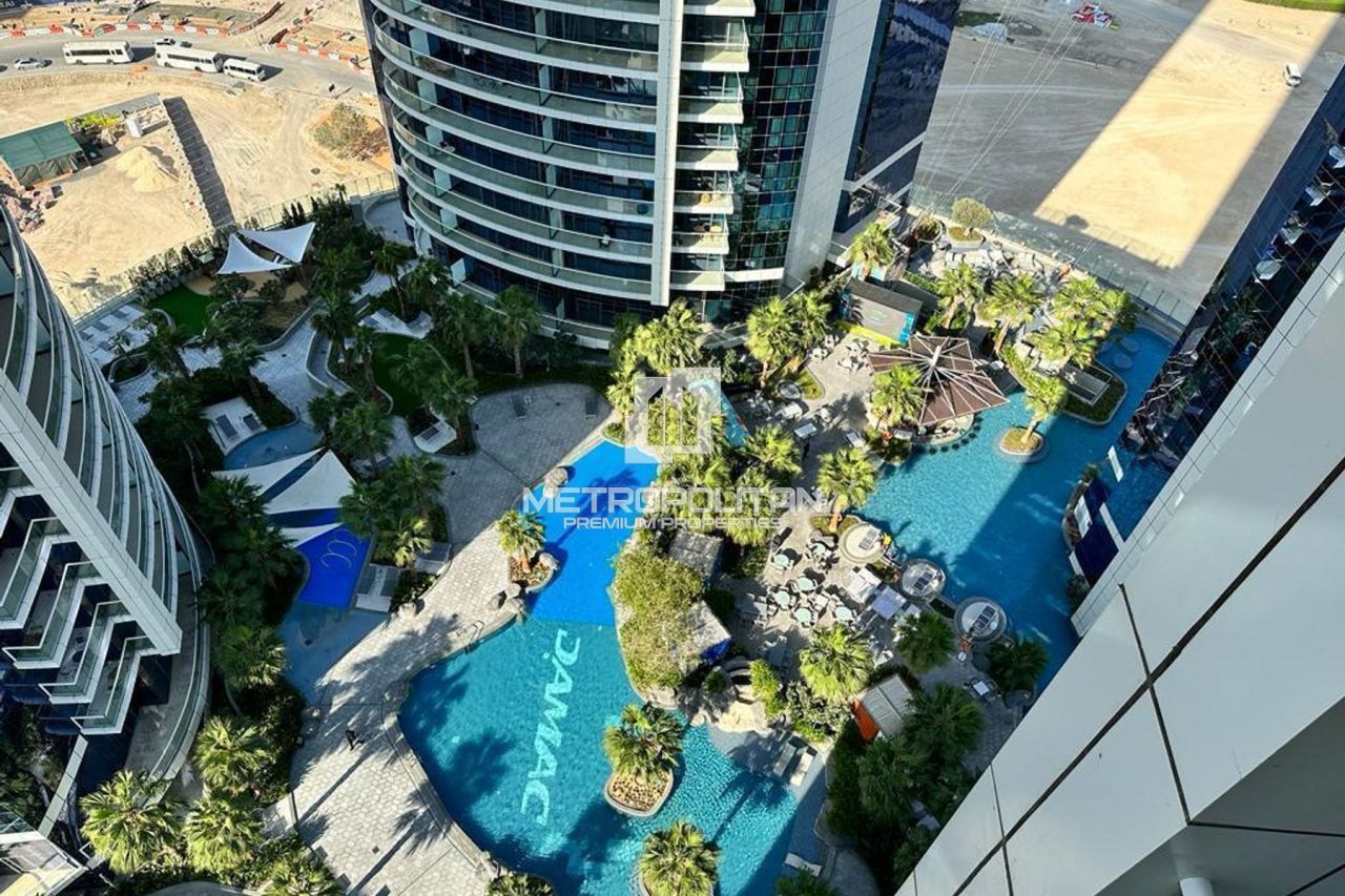 Apartment in Dubai, UAE, 141 m² - picture 1