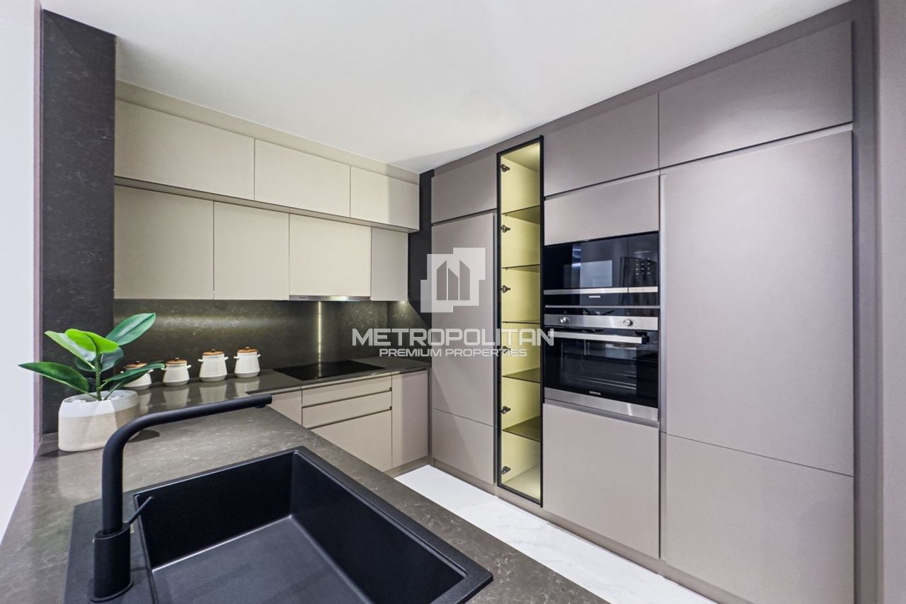 Apartment in Dubai, UAE, 99 m² - picture 10