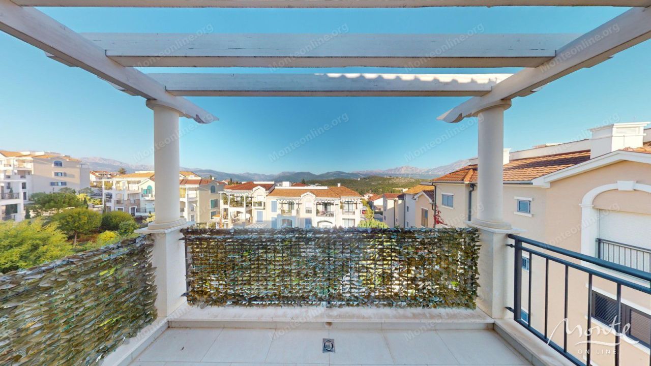Piso en Tivat, Montenegro, 77 m² - imagen 1
