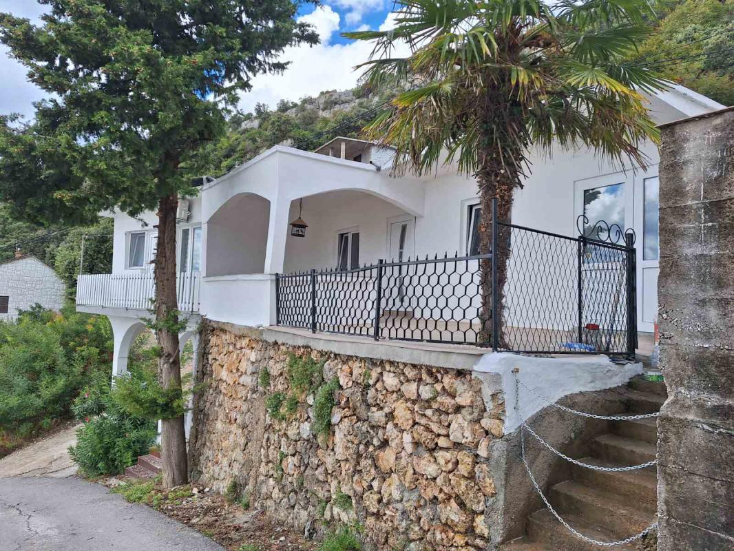 Haus in Kruče, Montenegro, 65 m² - Foto 1
