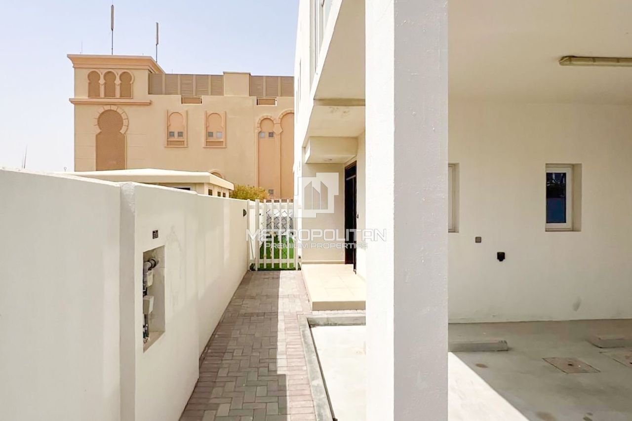 Casa adosada en Dubái, EAU, 178 m² - imagen 4