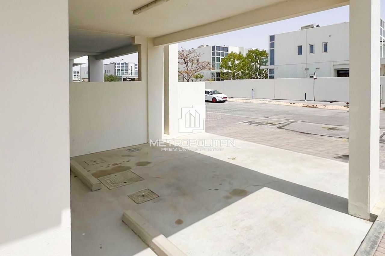 Casa adosada en Dubái, EAU, 178 m² - imagen 17