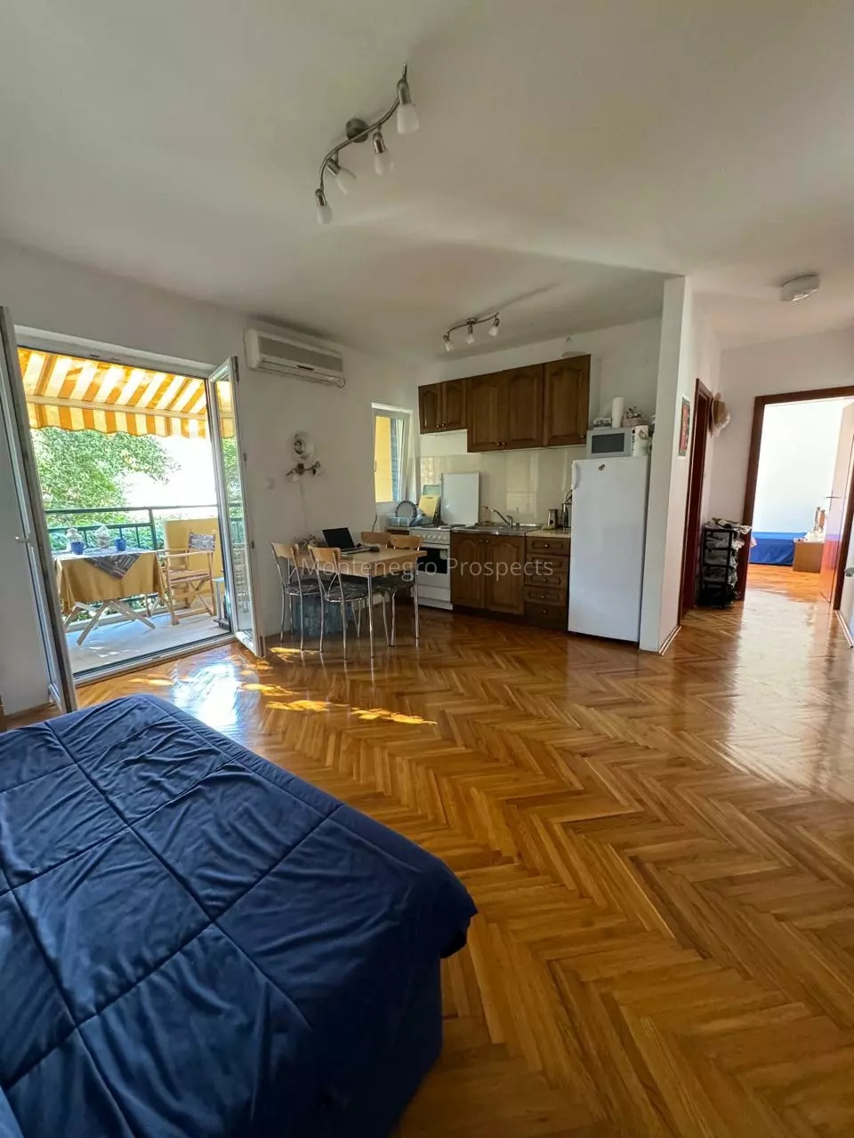 Apartment in Dobrota, Montenegro, 76 m² - picture 1
