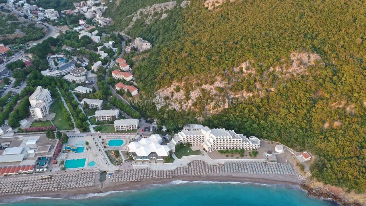Grundstück in Chan, Montenegro, 8 842 m² - Foto 1