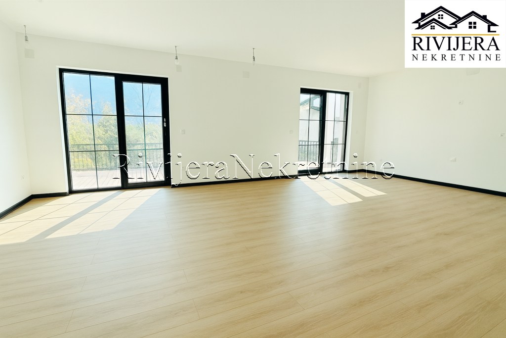 Appartamento a Herceg-Novi, Montenegro, 103 m² - foto 1
